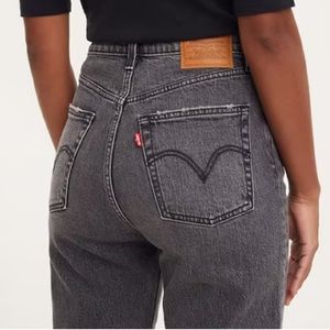 Levi’s rib cage straight leg 27x27